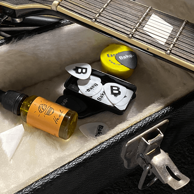 bake-picks-guitar